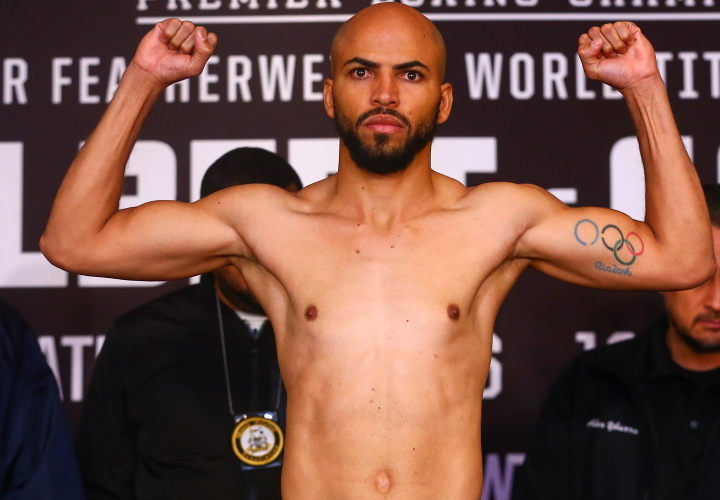 Hector Garcia cai, choca Chris Colbert para vencer decisão no WBA Eliminator