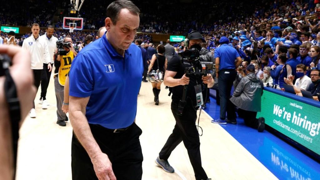 Último jogo em casa do treinador K: UNC transforma final de Cameron Indoor de Mike Krzyewski em sua própria celebração