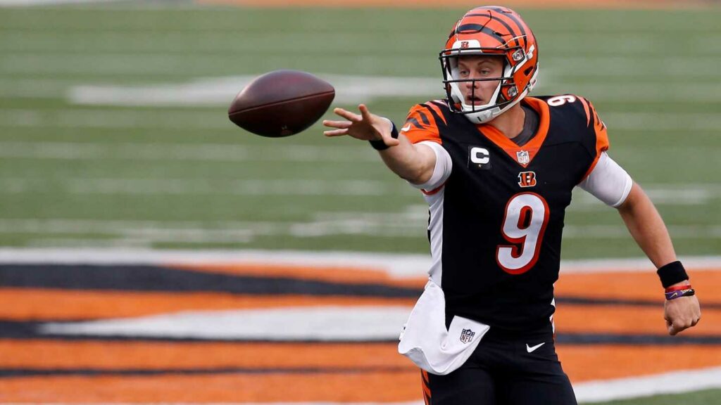 Bengals e Chargers estão se aproveitando de Joe Burrow, e Justin Herbert parece estar esperando para assinar um com o outro