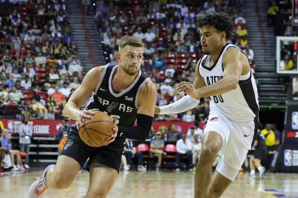 Fale Trail Blazers vs. Hornets Summer League aqui!