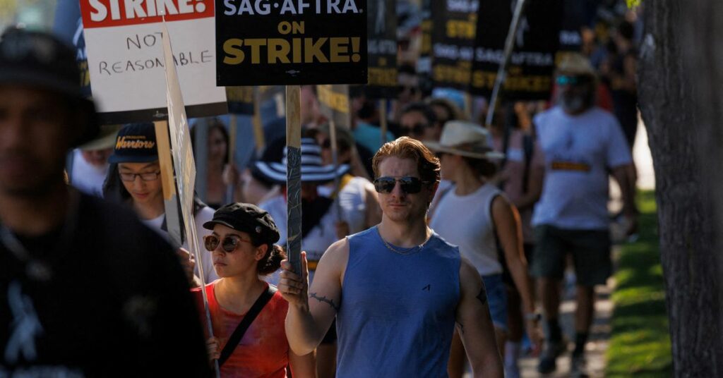 Greve dos roteiristas de Hollywood, estúdios de volta à mesa de negociações