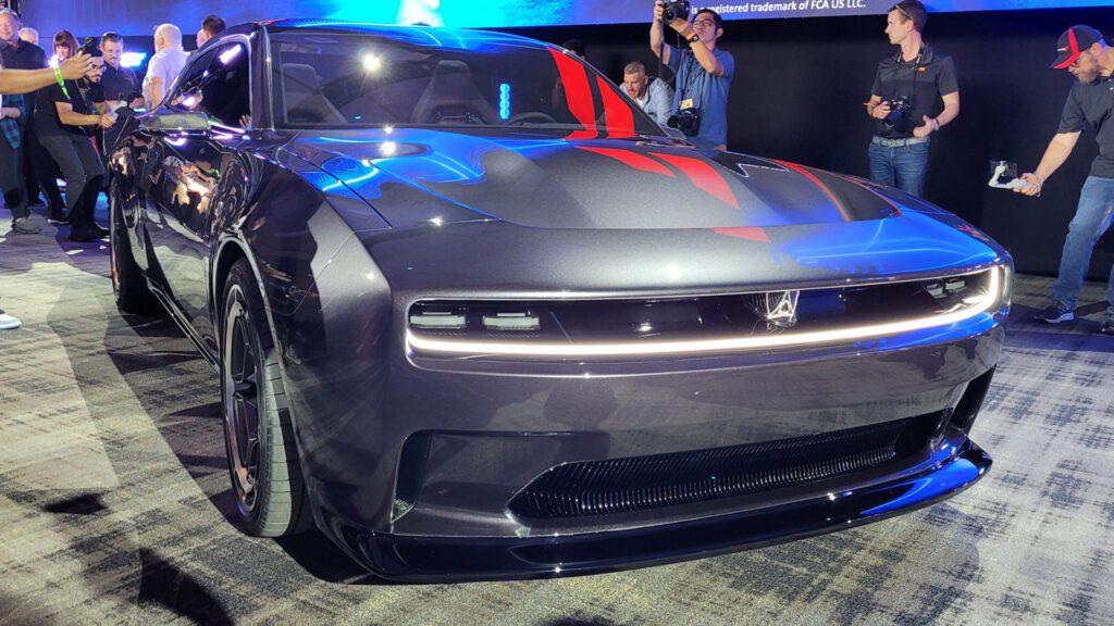 O Dodge Charger EV parece um belo carro-conceito