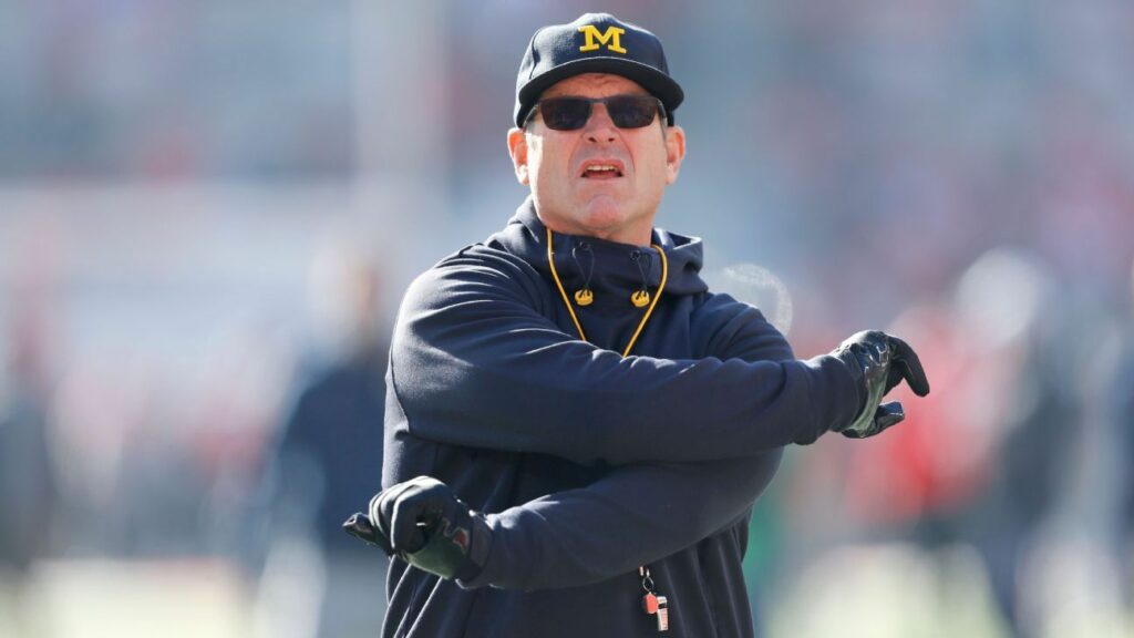 Michigan impõe três jogos de suspensão a Jim Harbaugh