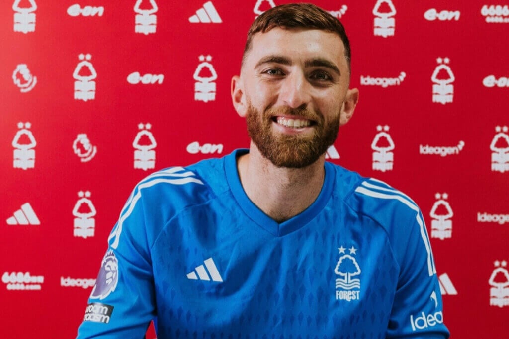 O Nottingham Forest concluiu a contratação do goleiro Matt Turner, do Arsenal e da Confederação Norte-Americana de Futebol.