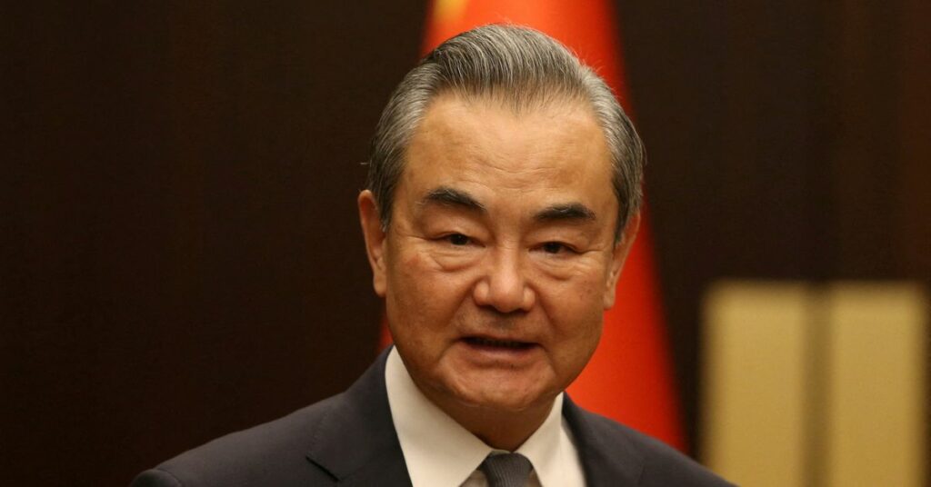 O ministro das Relações Exteriores da China, Wang Yi, visita a Rússia antes de uma possível reunião entre Xi e Putin