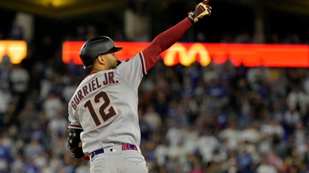 O Arizona Diamondbacks vence o jogo 2 do NLDS contra o Los Angeles Dodgers