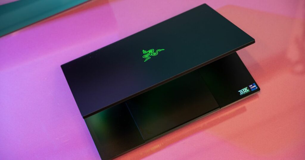 A Razer coloca um display OLED no laptop para jogos Blade 16 e aumenta o Blade 18 para 4K.