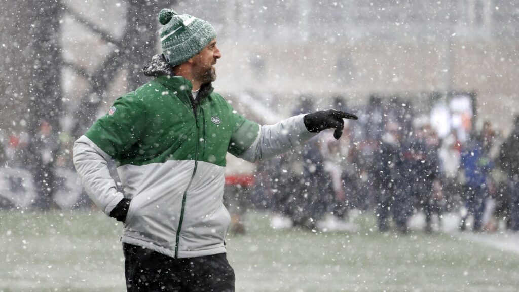 Aaron Rodgers estará tão envolvido em questões pessoais quanto os Jets desejam que ele esteja