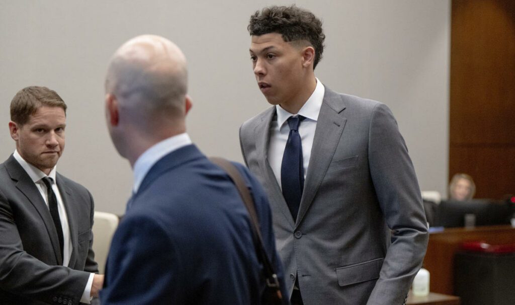 Jackson Mahomes, irmão do quarterback do KC Chiefs, foi condenado a liberdade condicional no caso de agressão