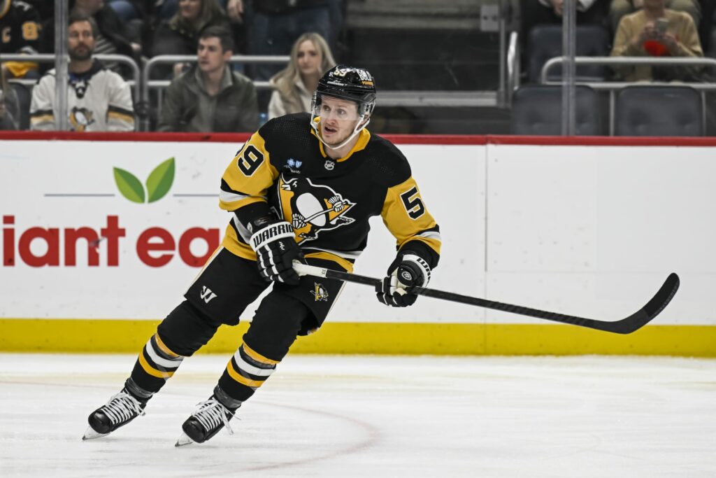 Jake Guentzel negocia 'mais perto' em meio ao burburinho dos pinguins e furacões