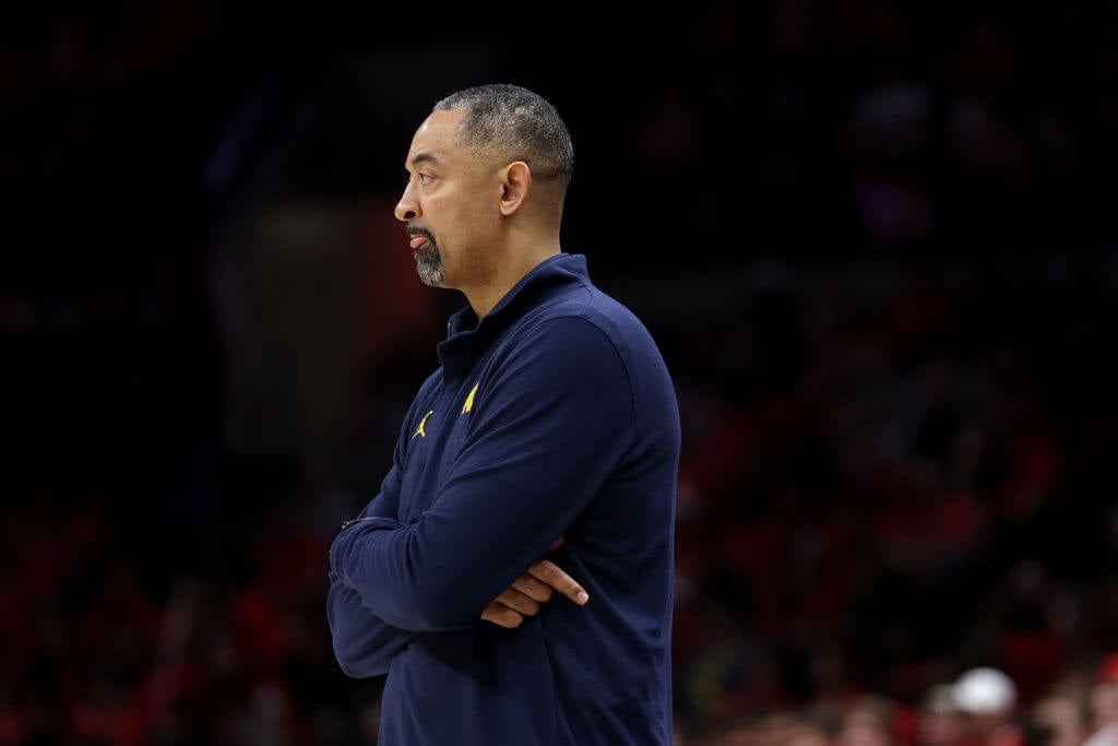 Juwan Howard deixa o cargo de técnico de basquete masculino de Michigan após 5 temporadas