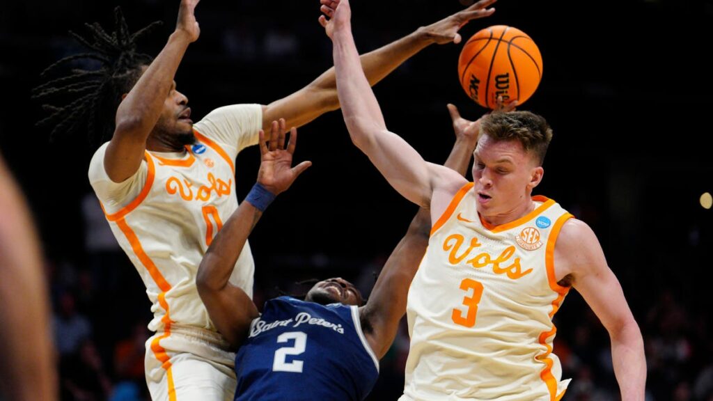 O basquete do Tennessee quebrou o clima no vestiário após a vitória do São Pedro