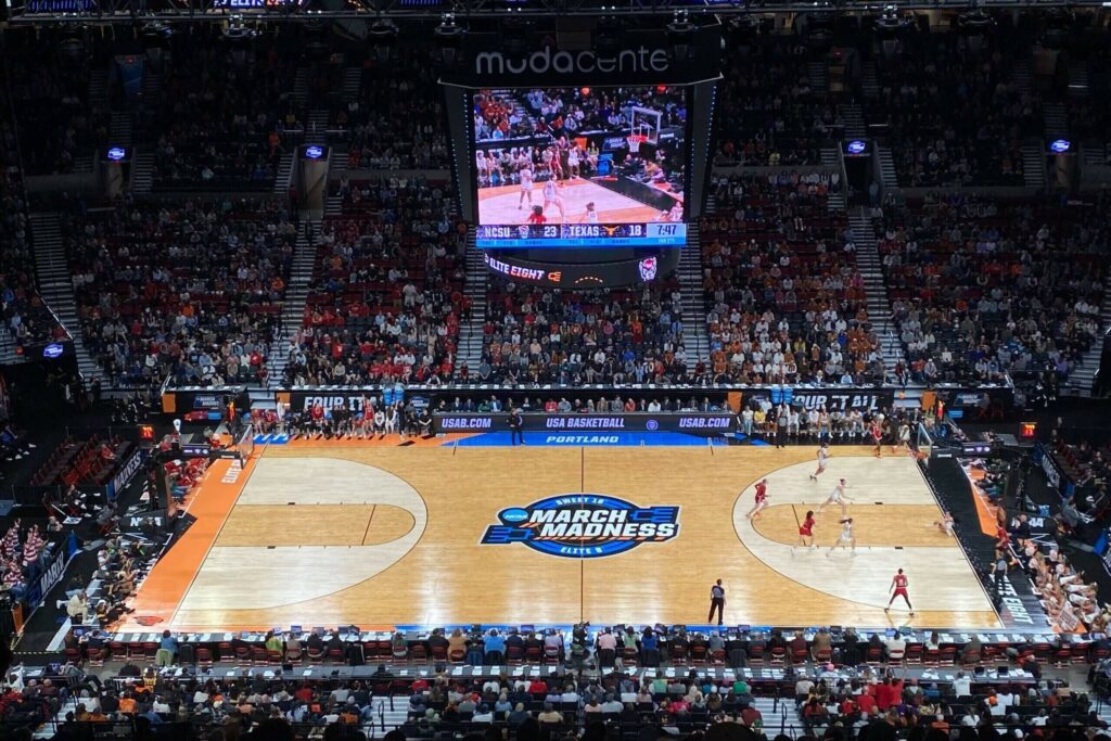 Um grande torneio feminino da NCAA não merece mais erros amadores