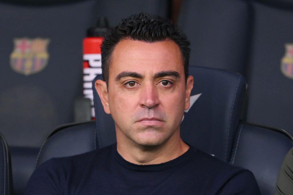 Xavi deixará o Barcelona um mês depois de decidir ficar