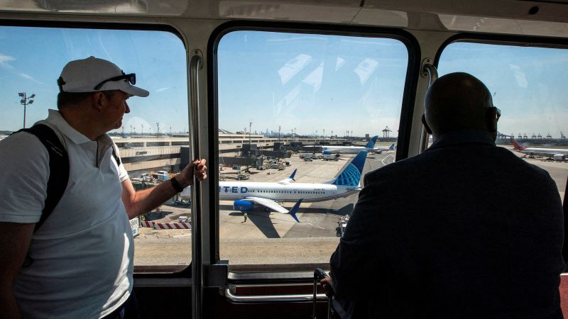 Viajando no Memorial Day?  Você poderia fazer história