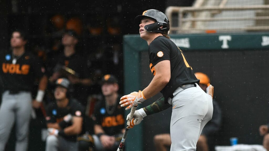 Atualizações de pontuação de Tennessee x Southern Miss na final regional de beisebol da NCAA