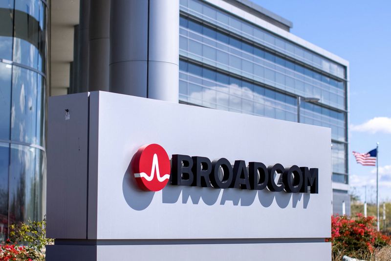 Broadcom aumenta previsão de receita para chips de IA e revela desdobramento de ações