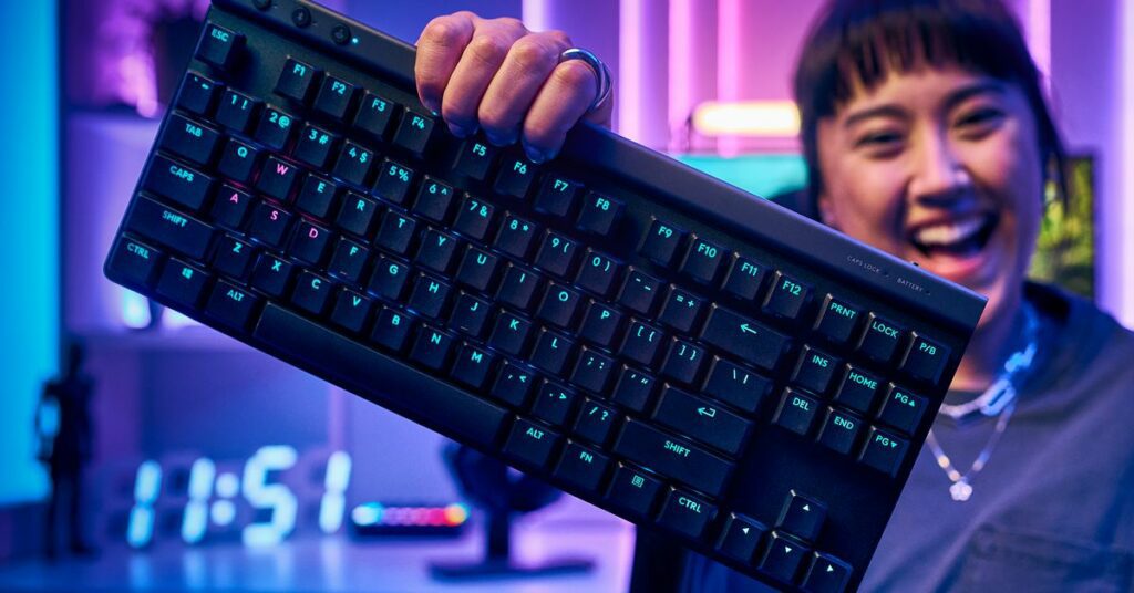 O novo teclado de baixo custo da Logitech também cabe em teclas estilo Cherry MX