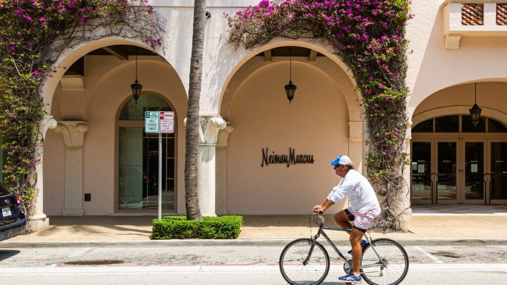 Neiman Marcus será comprada pela rival Saks Fifth Avenue junto com a Amazon