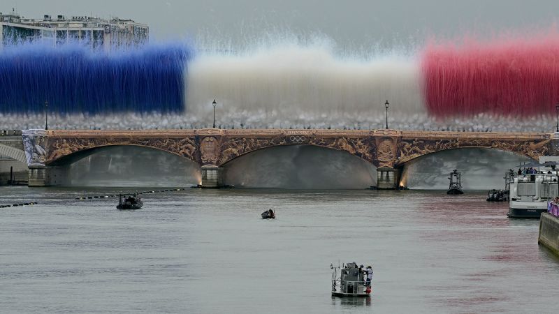 Atualizações ao vivo: A cerimônia de abertura das Olimpíadas de Paris continua apesar dos ataques às ferrovias francesas