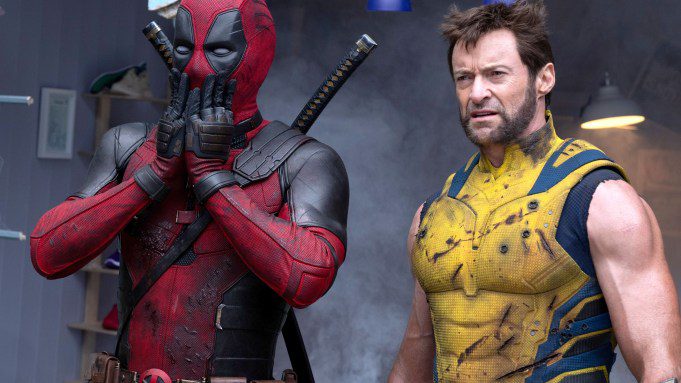 DEADPOOL & WOLVERINE, (também conhecido como DEADPOOL AND WOLVERINE, também conhecido como DEADPOOL 3), da esquerda: Ryan Reynolds como Deadpool, Hugh Jackman como Wolverine, 2024. Foto de: Jay Maidment / © Marvel / © Walt Disney Studios Motion Pictures / Cortesia de Everett Collection