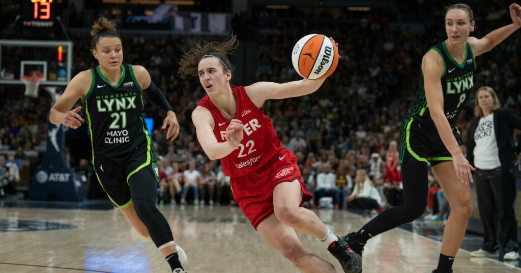 O Minnesota Lynx perdeu para o Indiana Fever em frente a um Target Center lotado para assistir Caitlin Clark