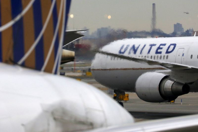 Previsão de lucros da United Airlines ressalta pressões de desconto