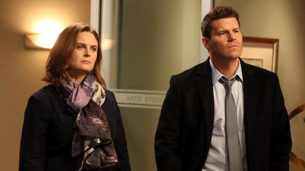 Emily Deschanel e David Boreanaz estão no elenco "Ossos"