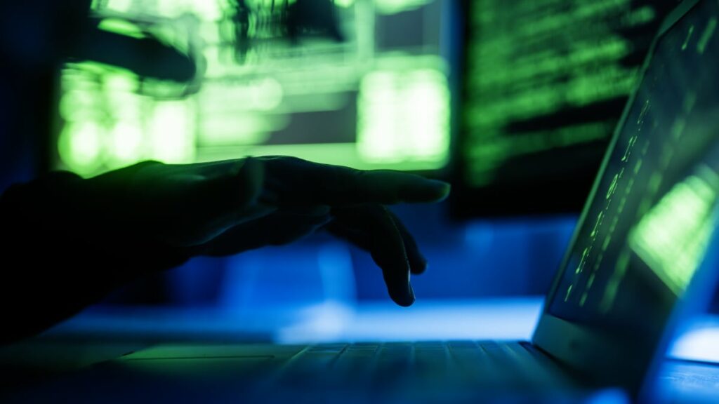 Empresa de triagem de antecedentes hackeada e quase US$ 3 bilhões em dados roubados